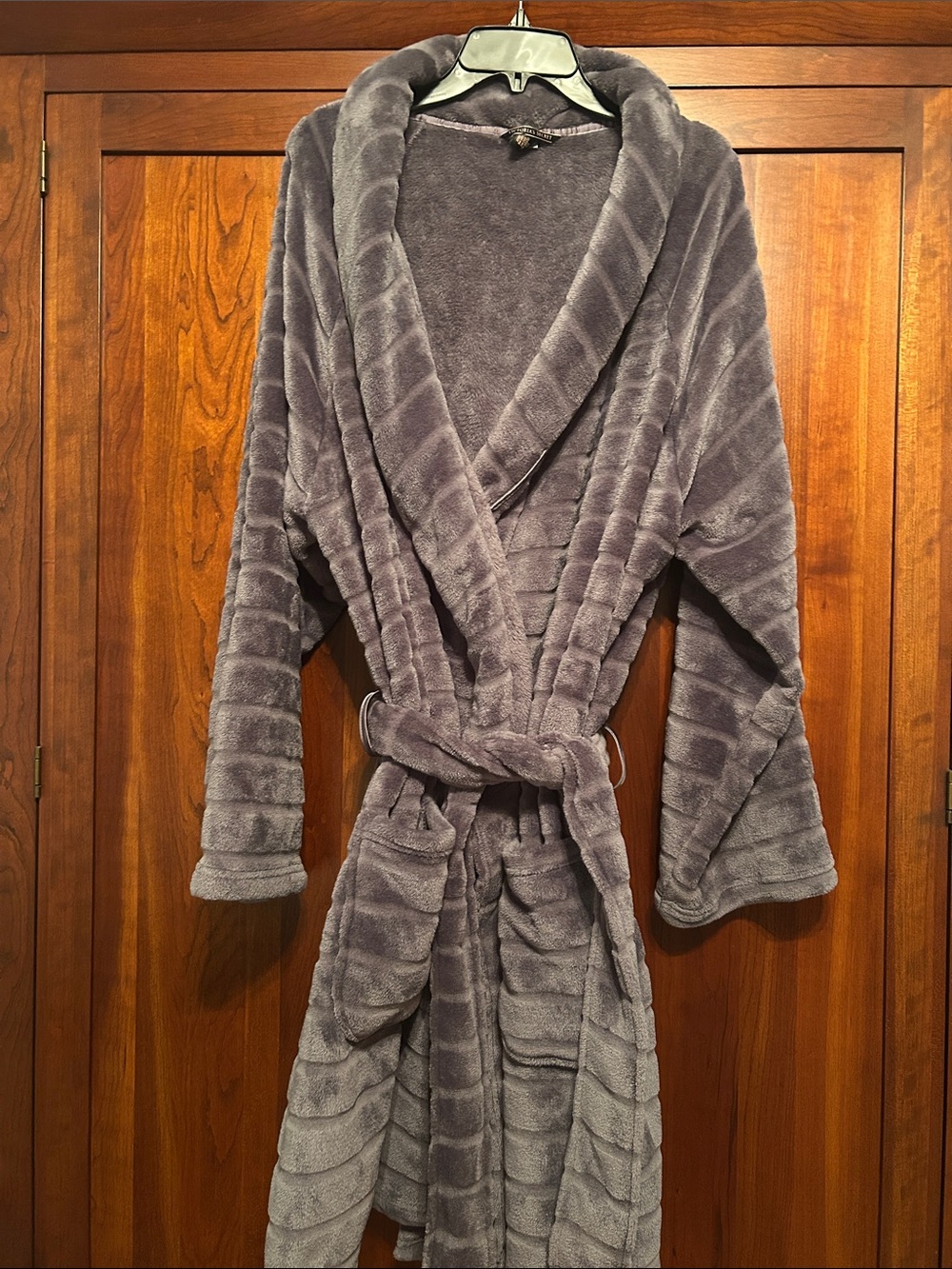 Victoria's Secret Plush Shawl-Collar Robe in Gray